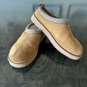 Koolaburra Tan Suede Slippers